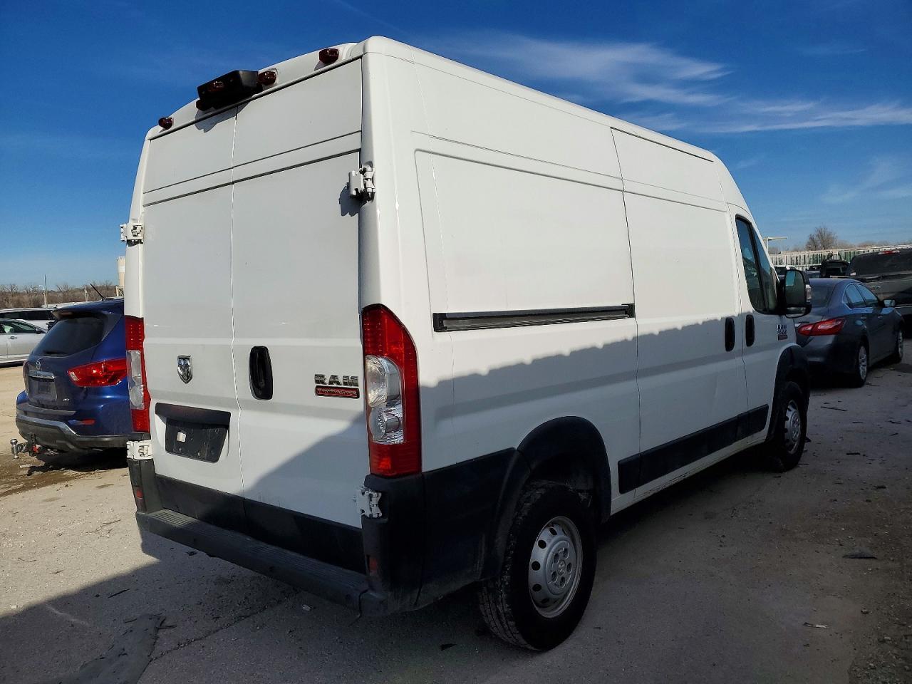 2021 Ram Promaster 1500 Delivery Van - Фото 3