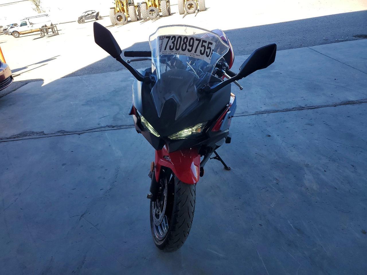 2025 Kawasaki Ex500 A - Фото 2