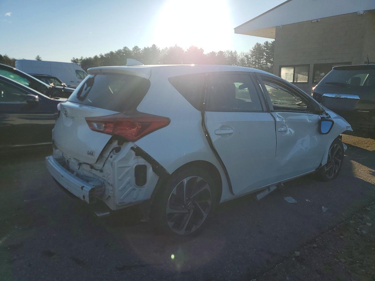 2018 Toyota Corolla Im - Image 3