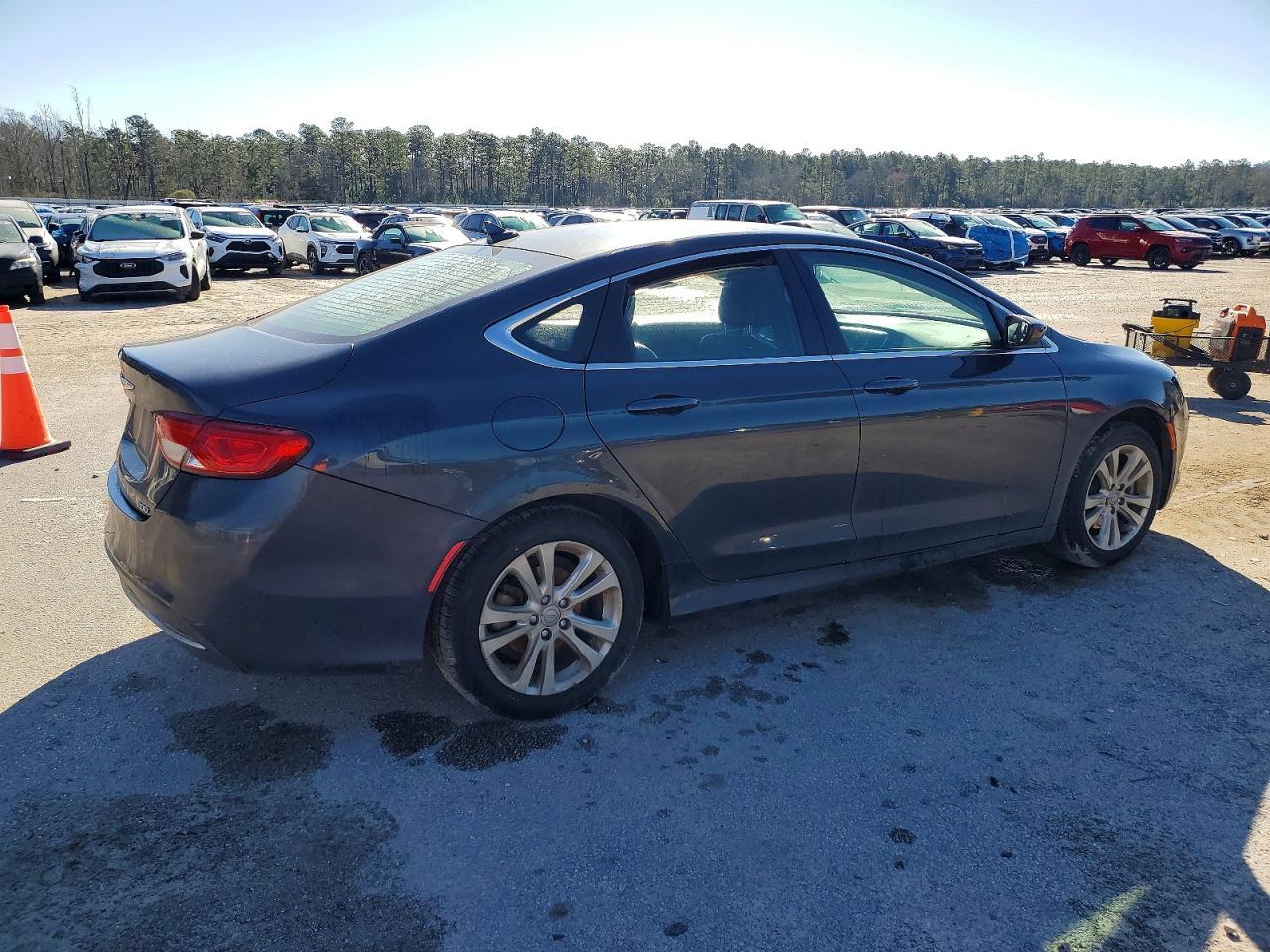 2017 Chrysler 200 Limited - Image 3