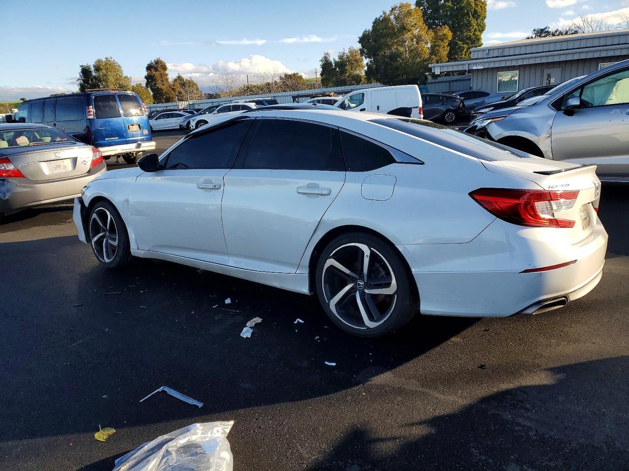 2022 Honda Accord Sport - Фото 2