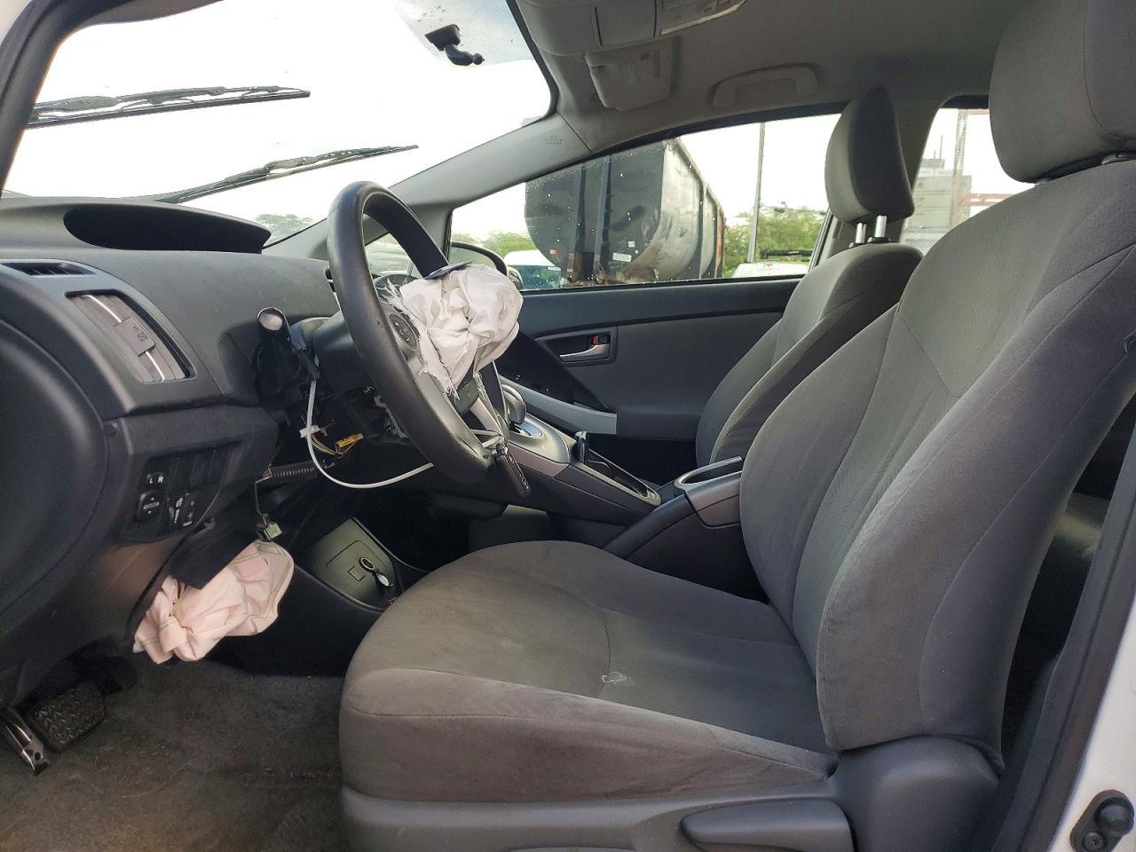 2013 Toyota Prius - Фото 7