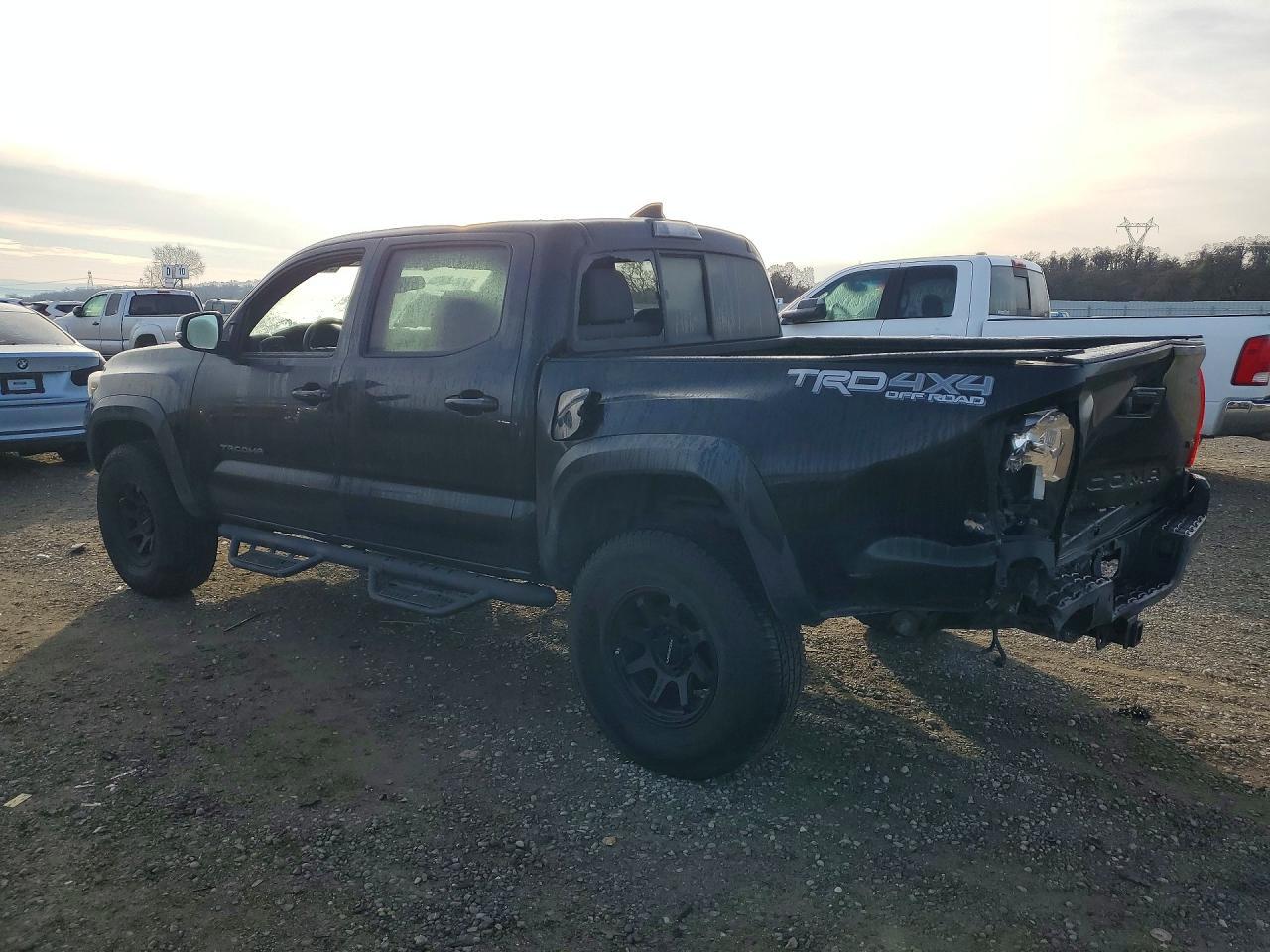 2016 Toyota Tacoma Double Cab - Фото 2