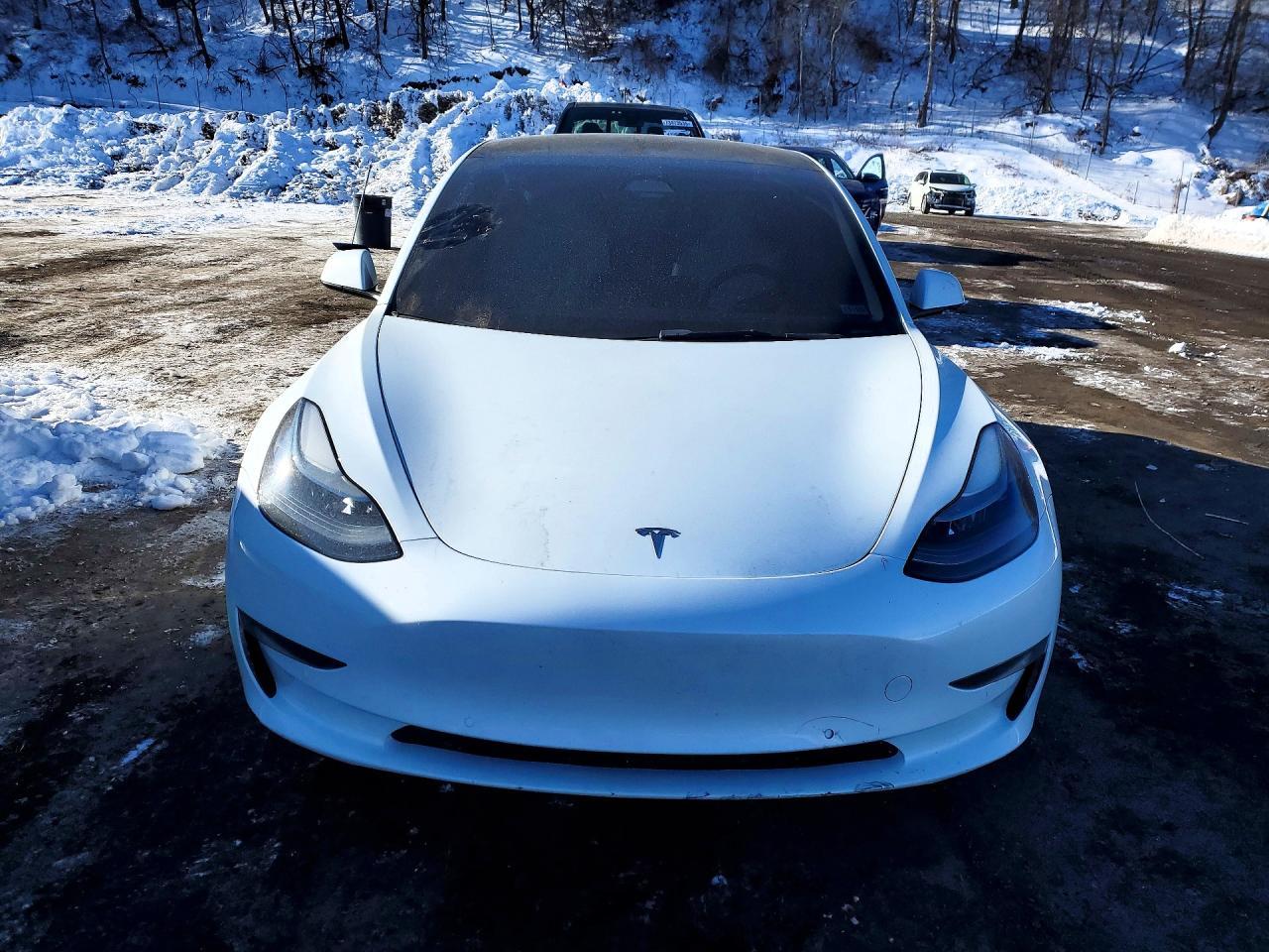 2022 Tesla Model 3 - Image 5