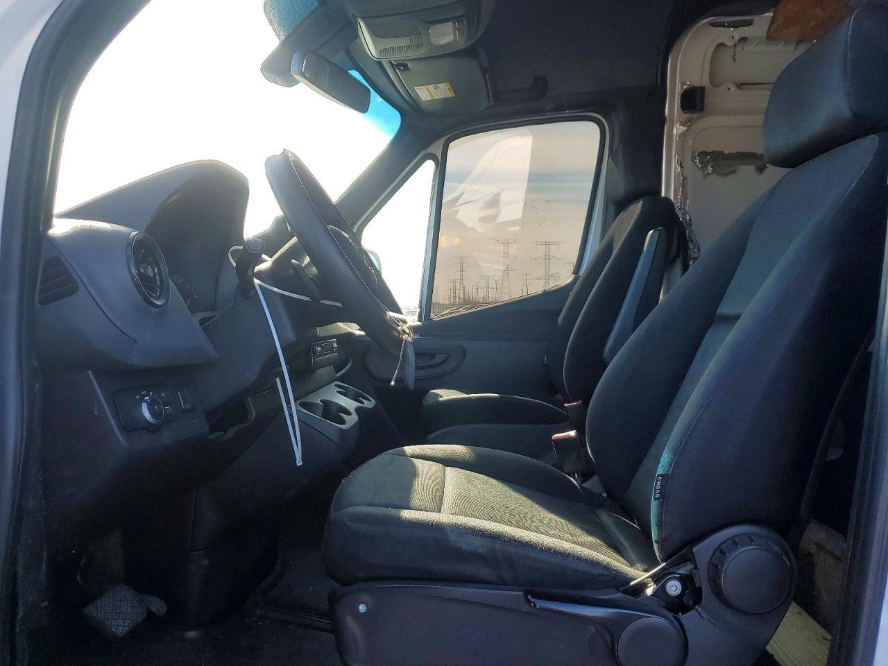 2021 Mercedes-Benz Sprinter 2500 - Фото 7