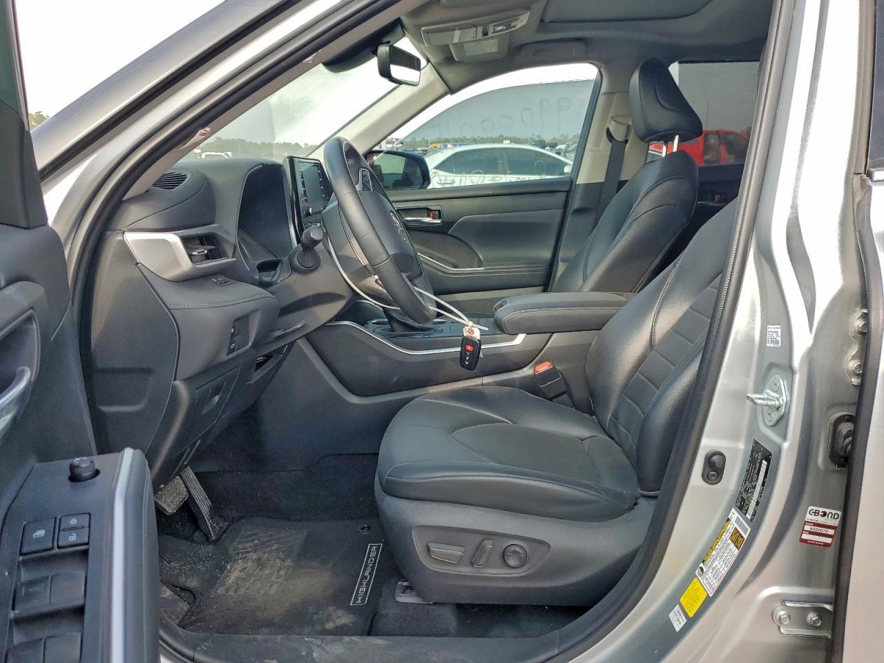 2022 Toyota Highlander Hybrid Xle - Image 7