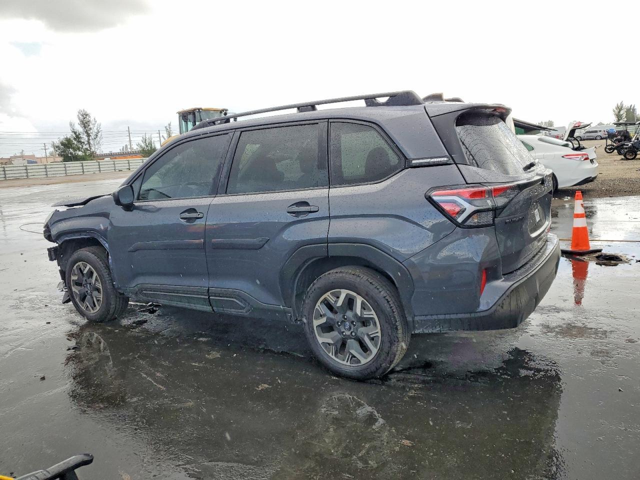 2025 Subaru Forester Premium - Фото 2