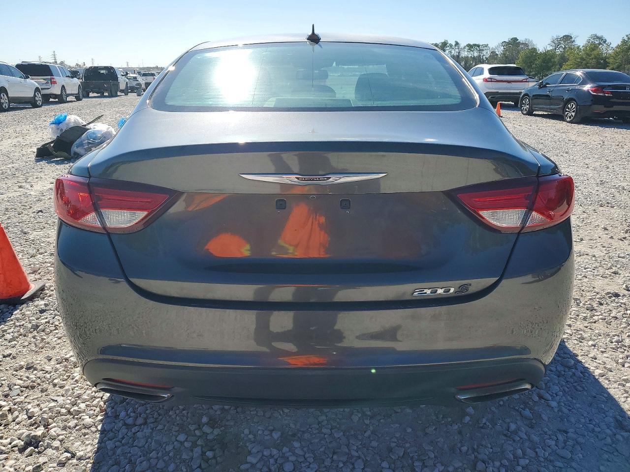 2016 Chrysler 200 S - Фото 6