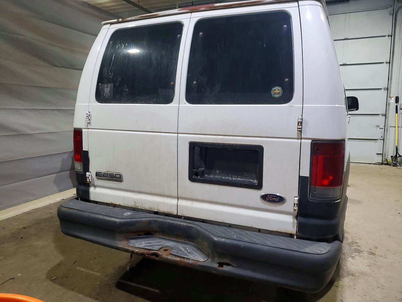2007 Ford Econoline E250 Van - Image 6