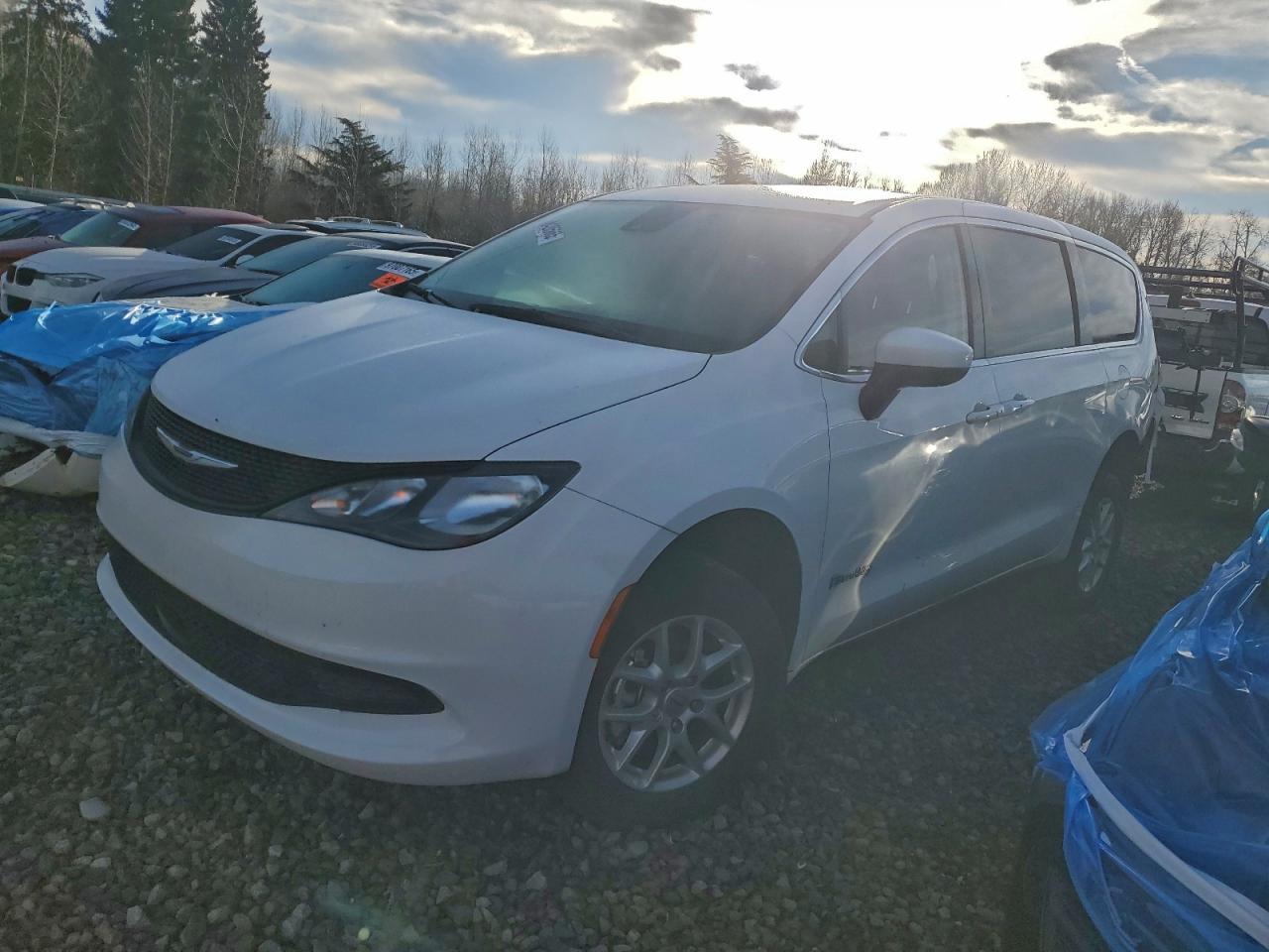 2023 Chrysler Voyager Lx