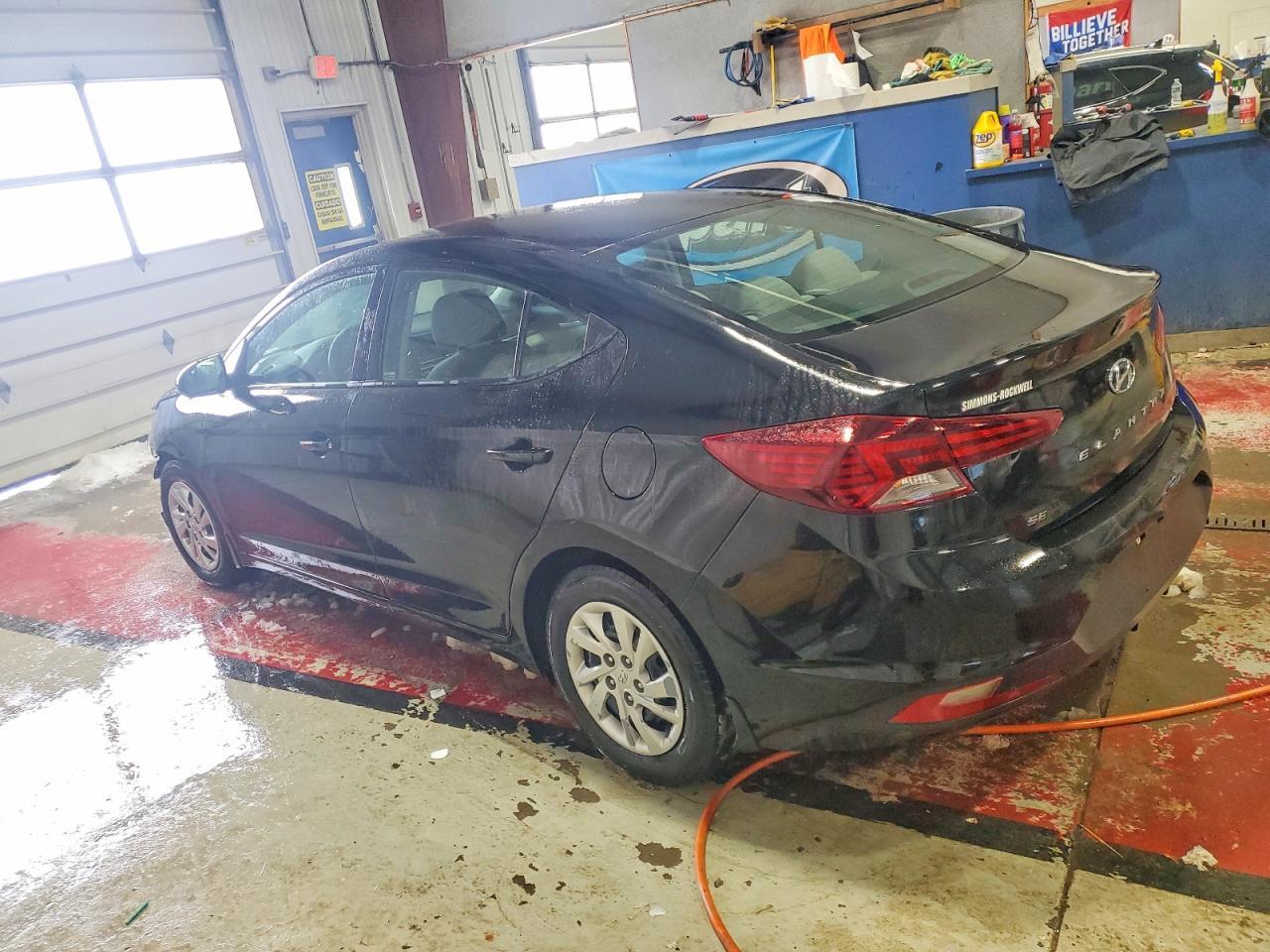 2020 Hyundai Elantra Se - Фото 2