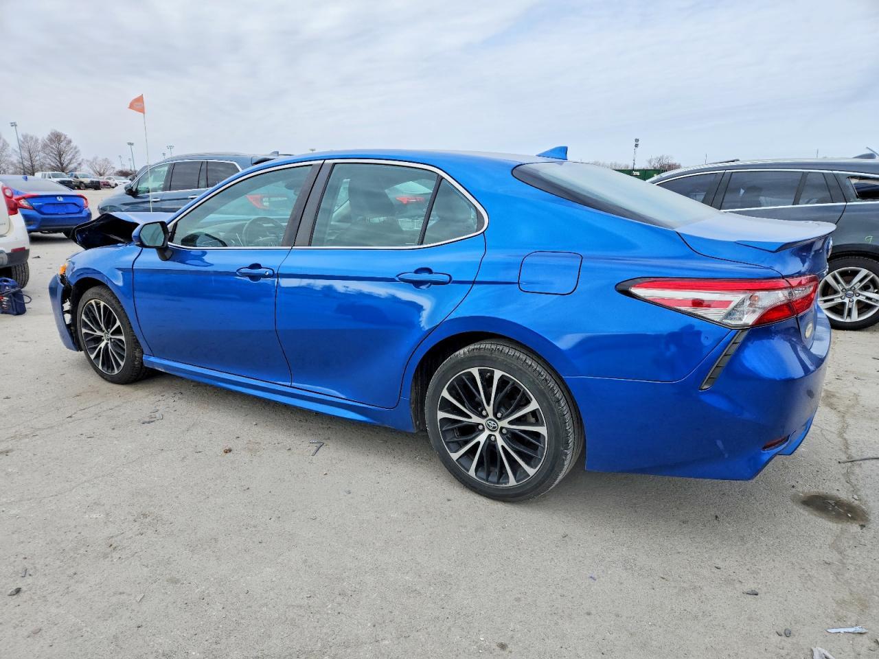 2019 Toyota Camry L - Image 2