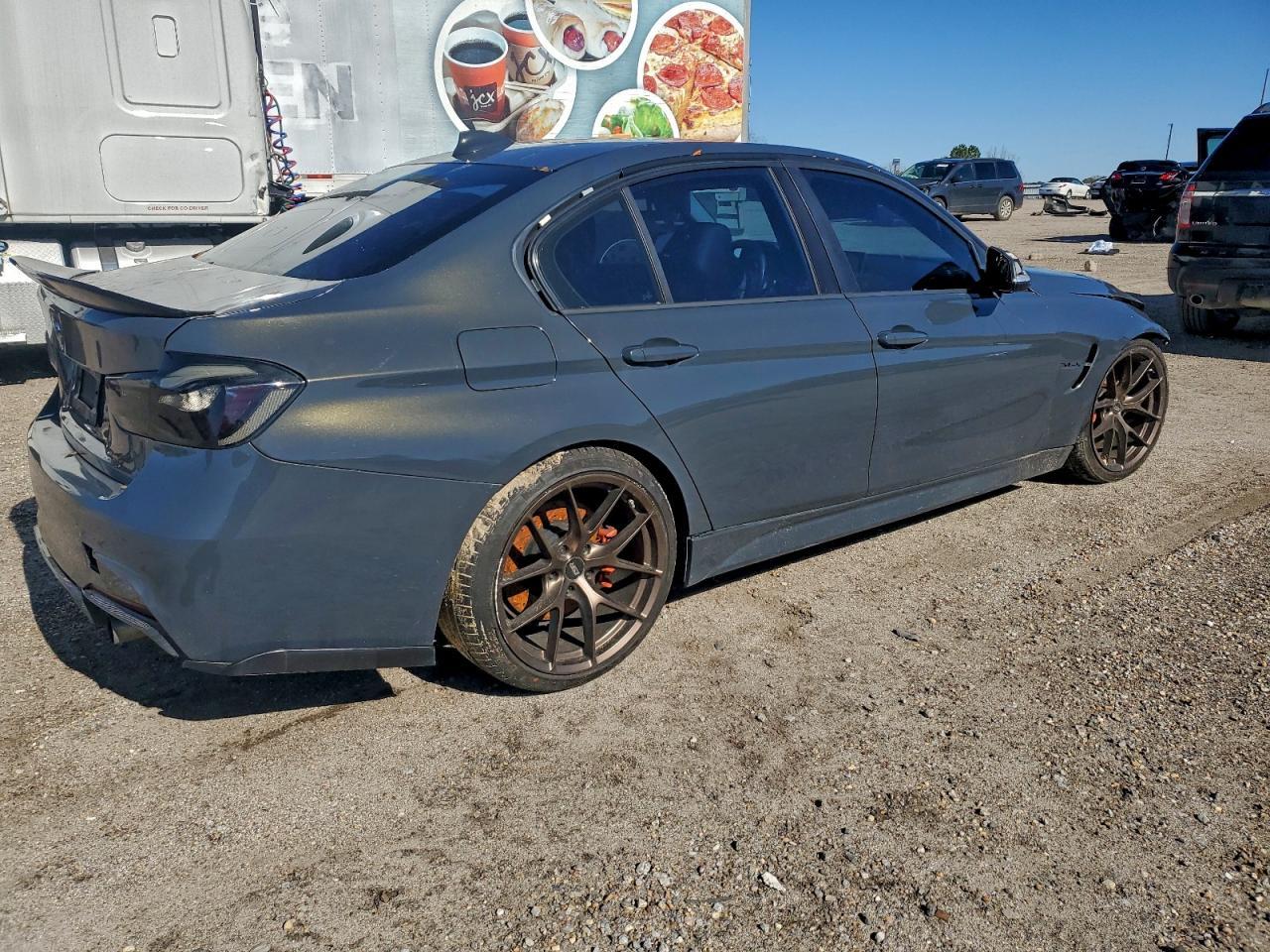 2015 BMW 335 Xi - Фото 3