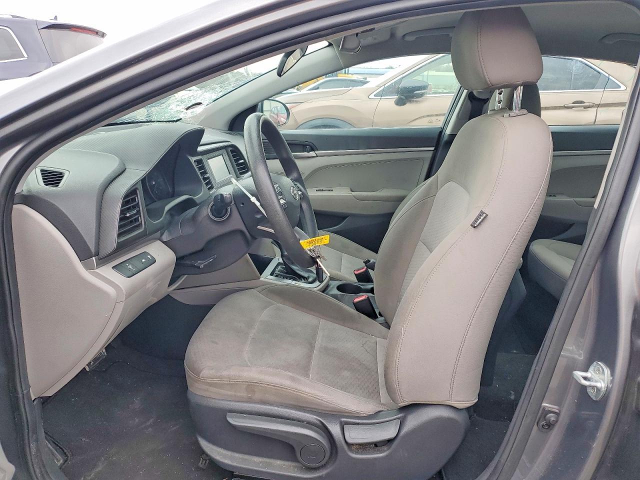 2020 Hyundai Elantra Se - Image 7