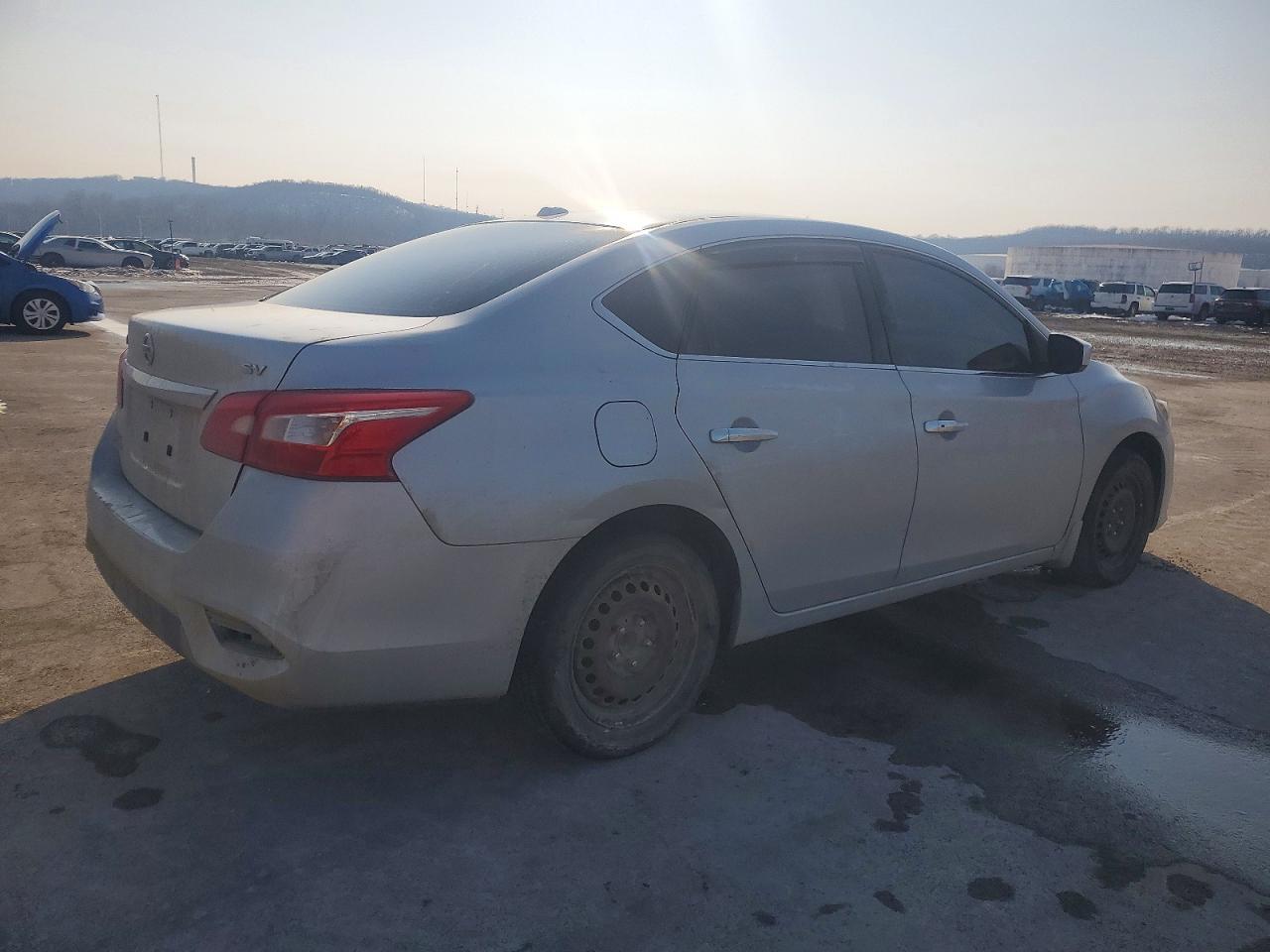2017 Nissan Sentra - Image 3