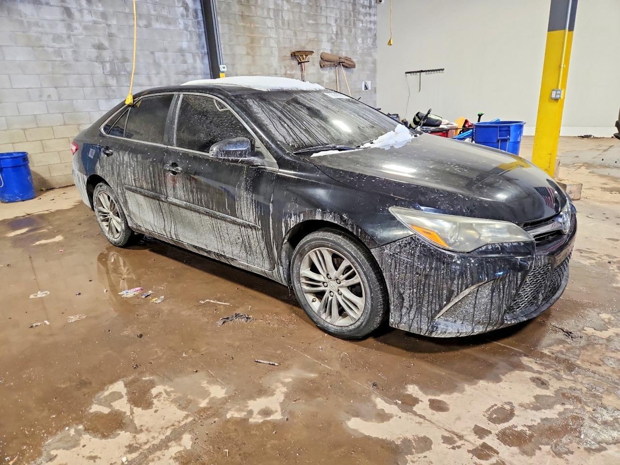 2016 Toyota Camry Le - Фото 4