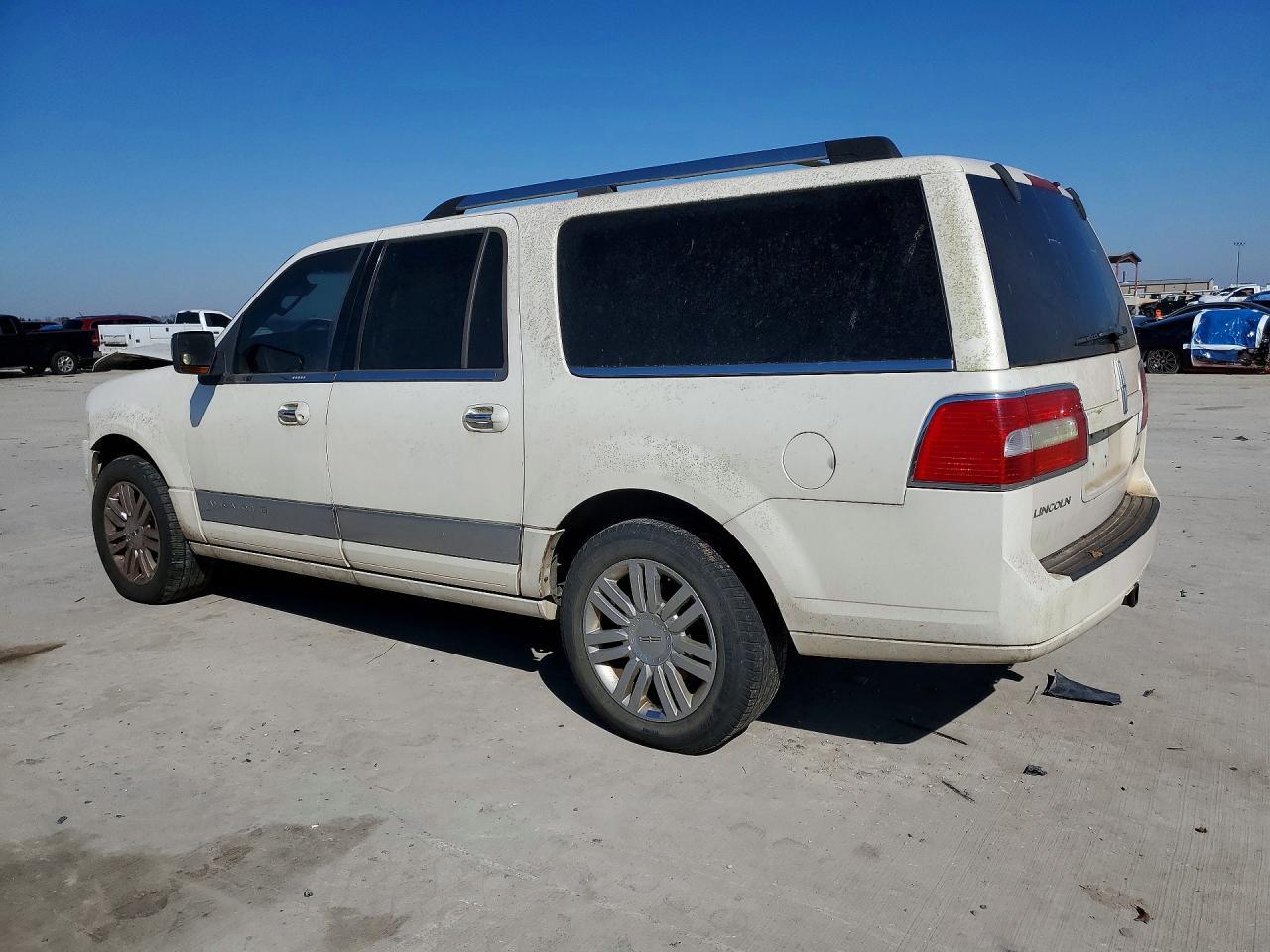 2008 Lincoln Navigator L - Фото 2