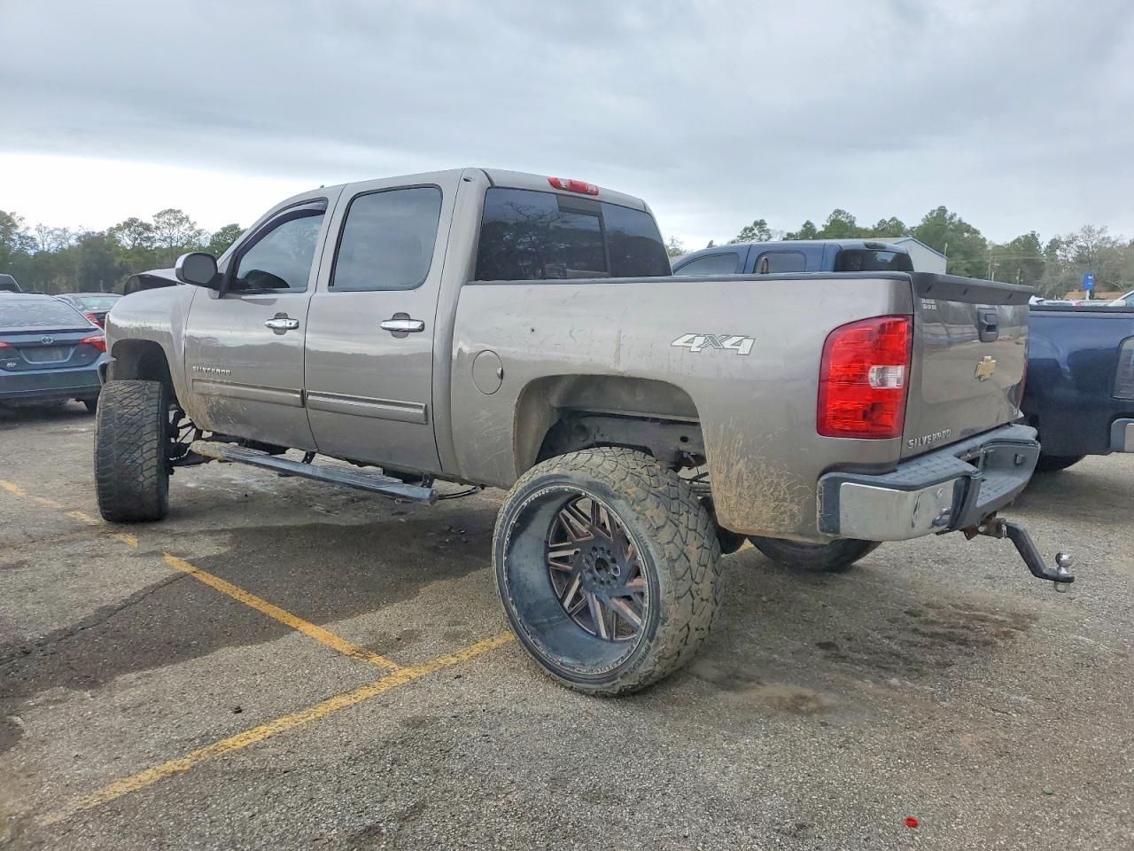 2012 Chevrolet Silverado K1500 Ltz - Image 2