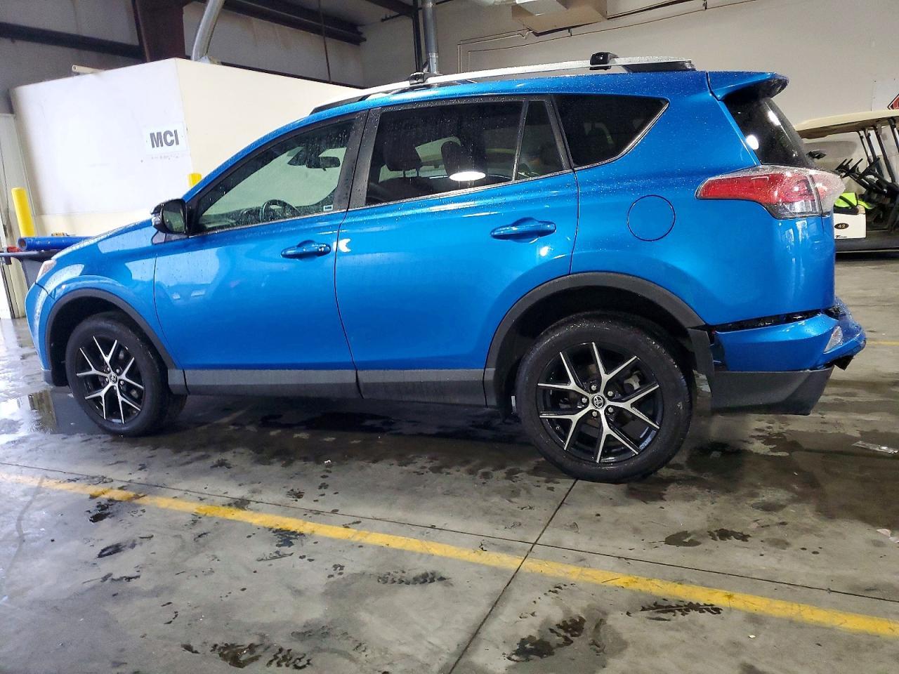 2016 Toyota Rav4 Se - Фото 2