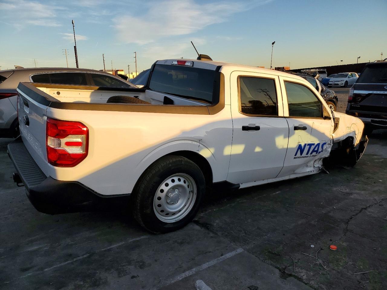 2025 Ford Maverick Xl - Image 3