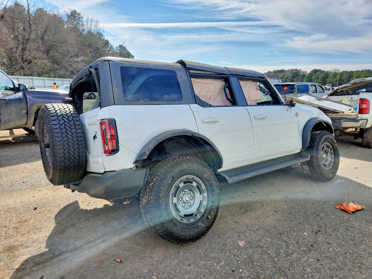 2025 Ford Bronco Outer Banks - Фото 3