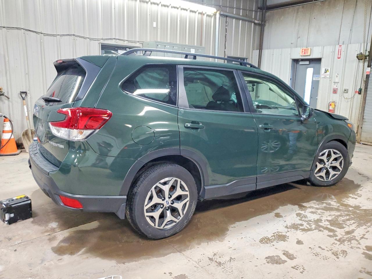 2023 Subaru Forester Premium - Фото 3