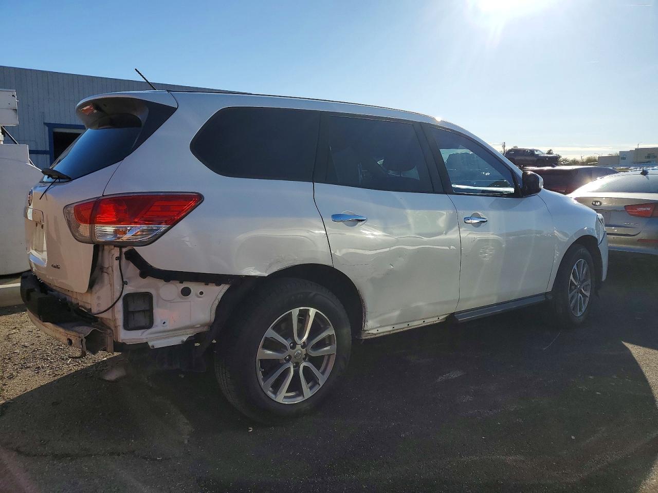 2014 Nissan Pathfinder S - Фото 3
