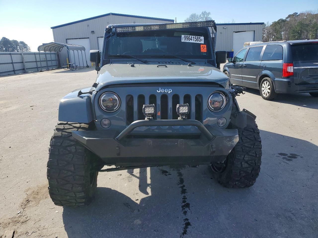 2015 Jeep Wrangler Unlimited Sahara - Фото 5