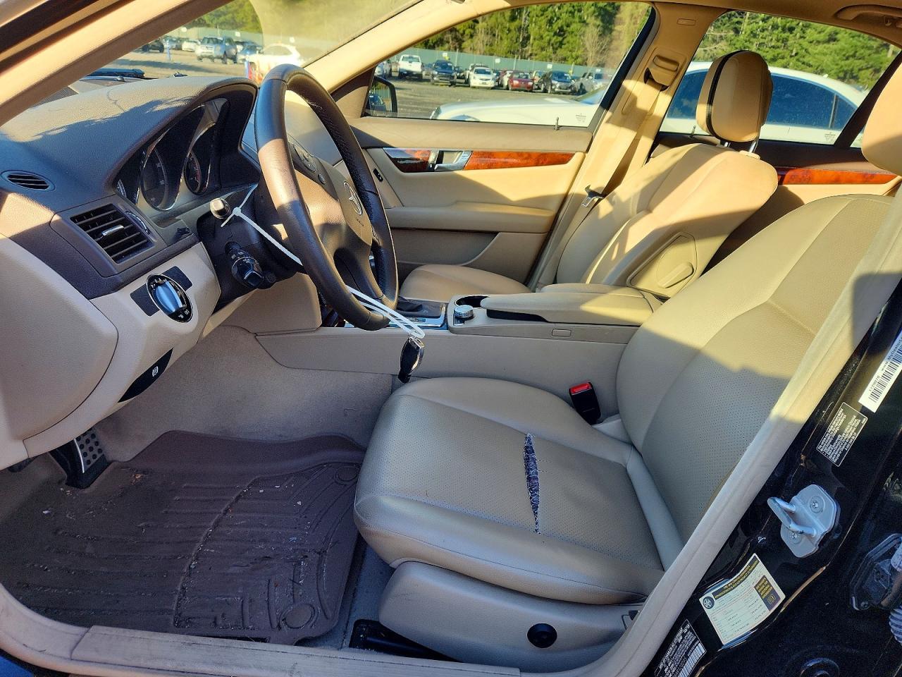 2010 Mercedes-Benz C 300 - Фото 7