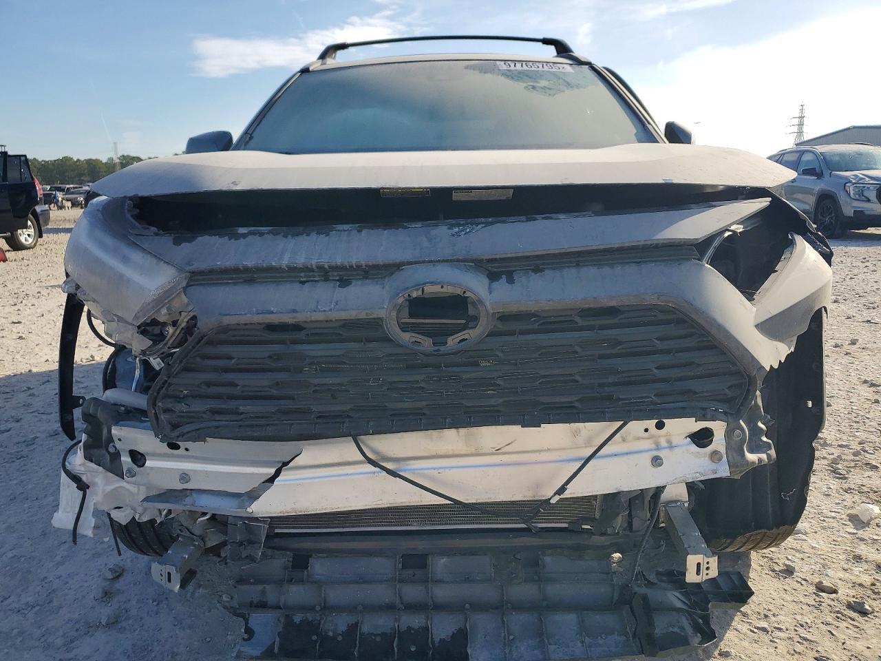 2025 Toyota Rav4 Xle Premium - Image 5