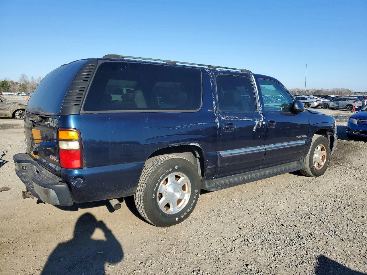 2004 GMC Yukon Xl K1500 - Фото 3