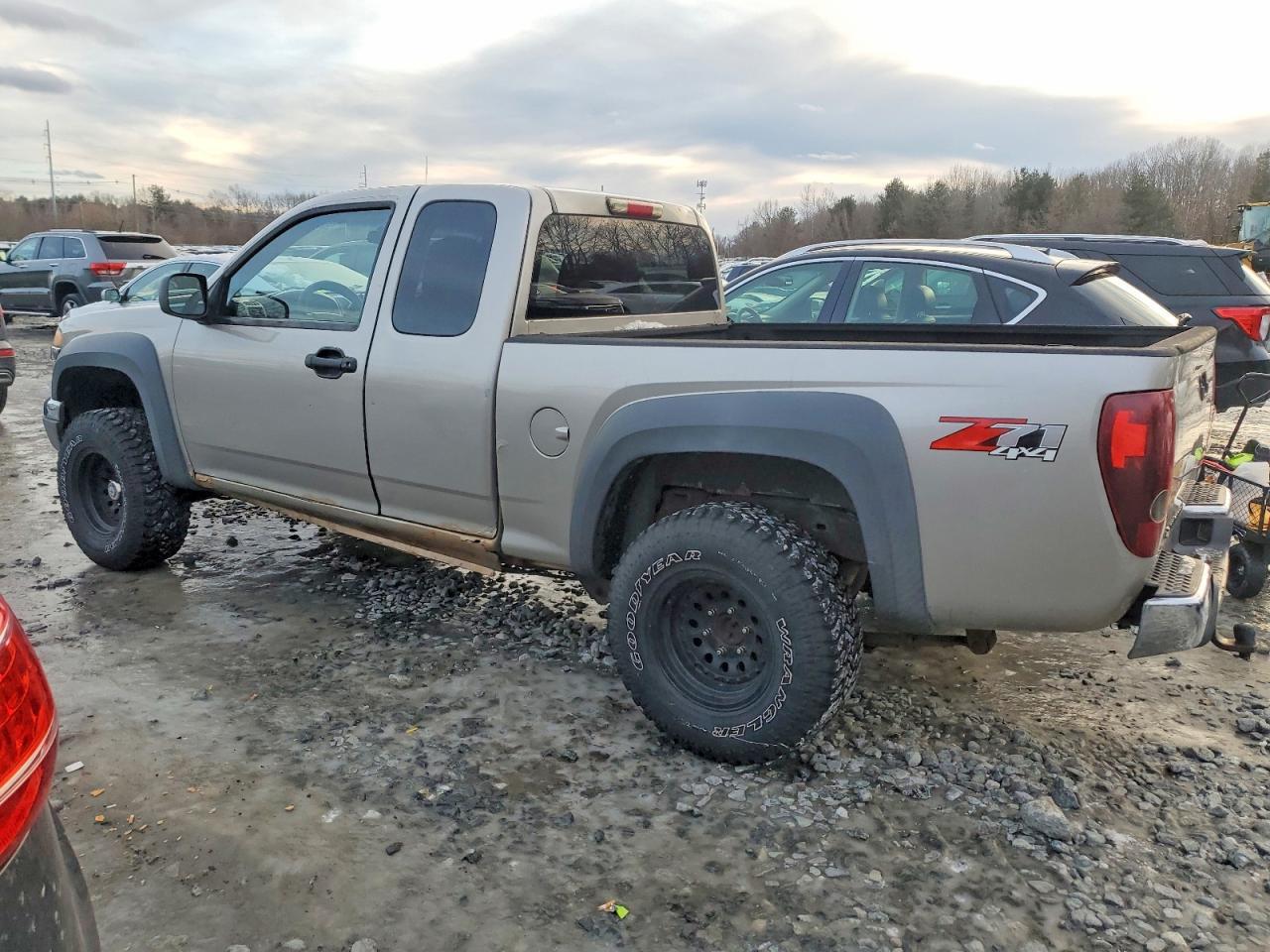 2007 Chevrolet Colorado - Image 2