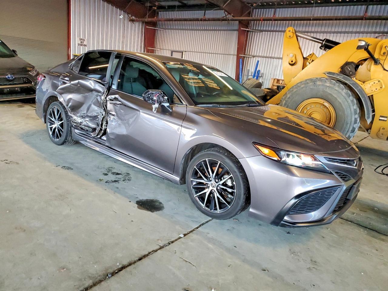 2022 Toyota Camry Se - Фото 4