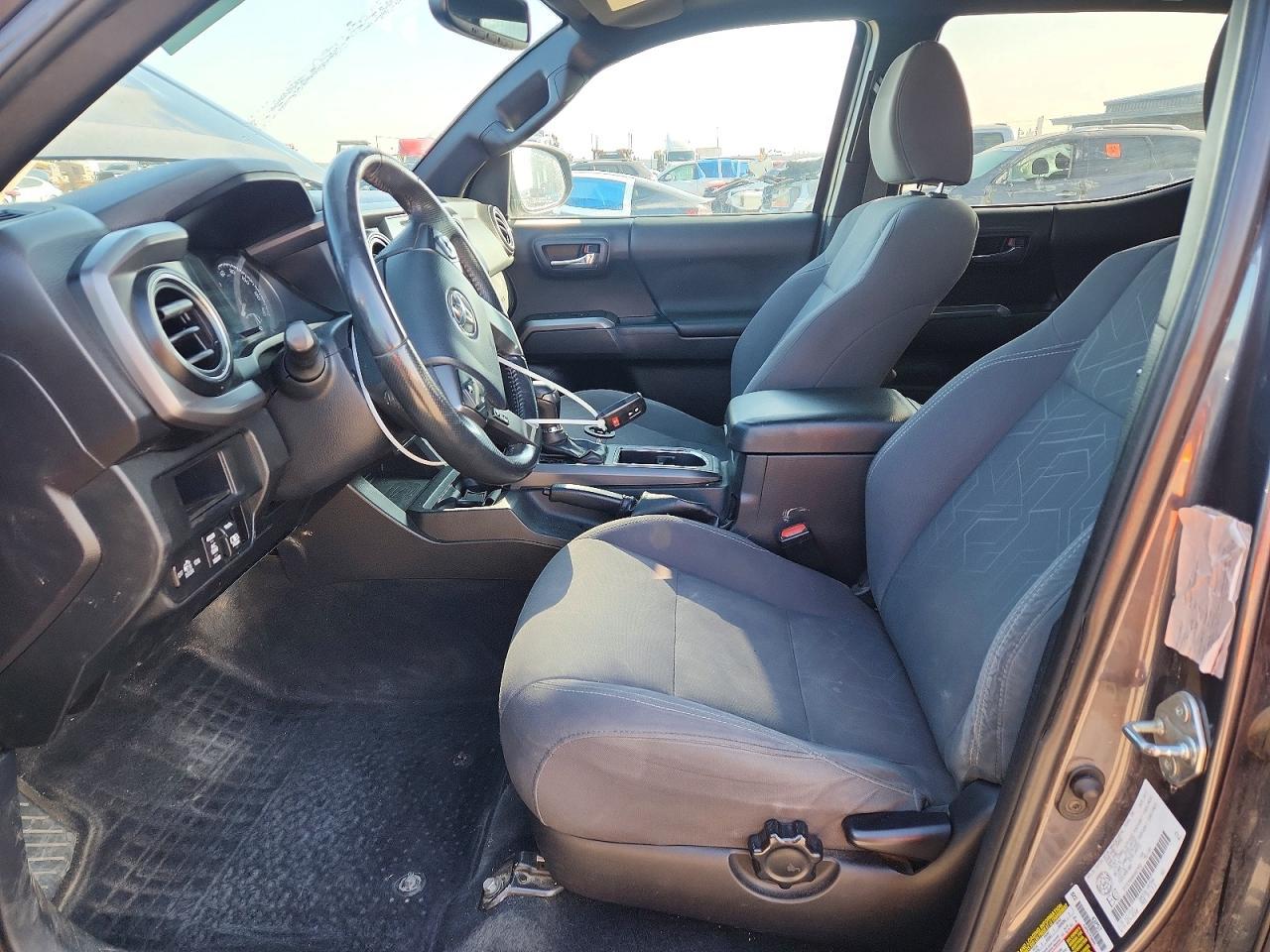 2017 Toyota Tacoma Sr5 V6 - Image 7