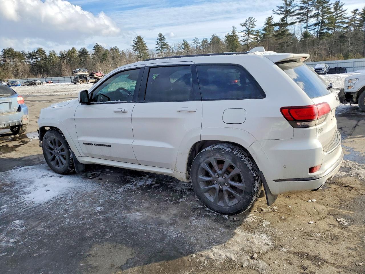 2018 Jeep Grand Cherokee Overland - Image 2