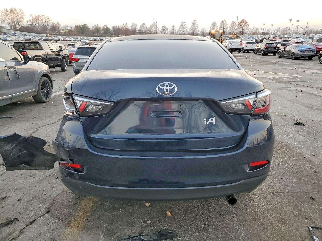 2018 Toyota Yaris Ia - Фото 6
