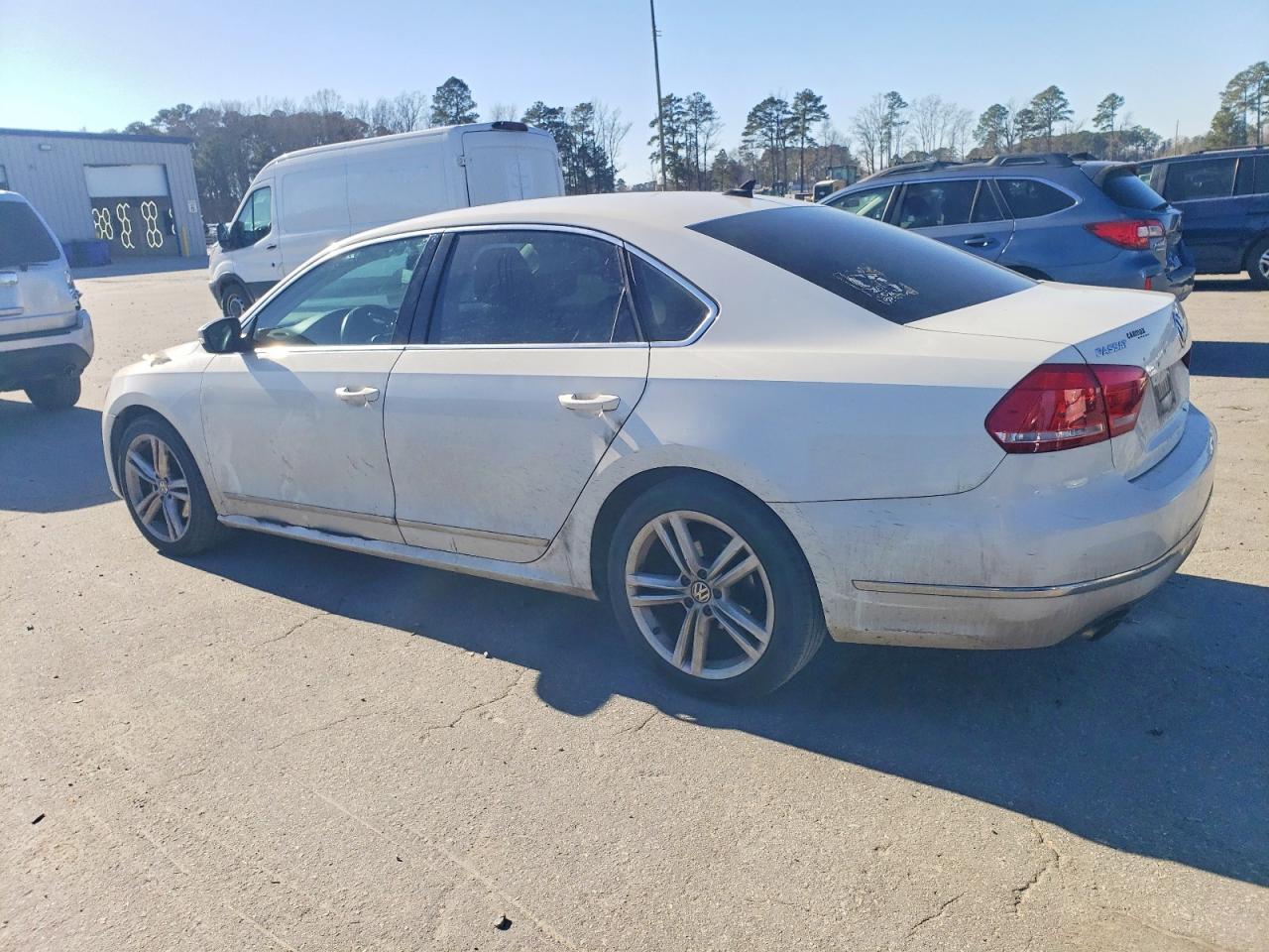 2015 Volkswagen Passat Se - Image 2