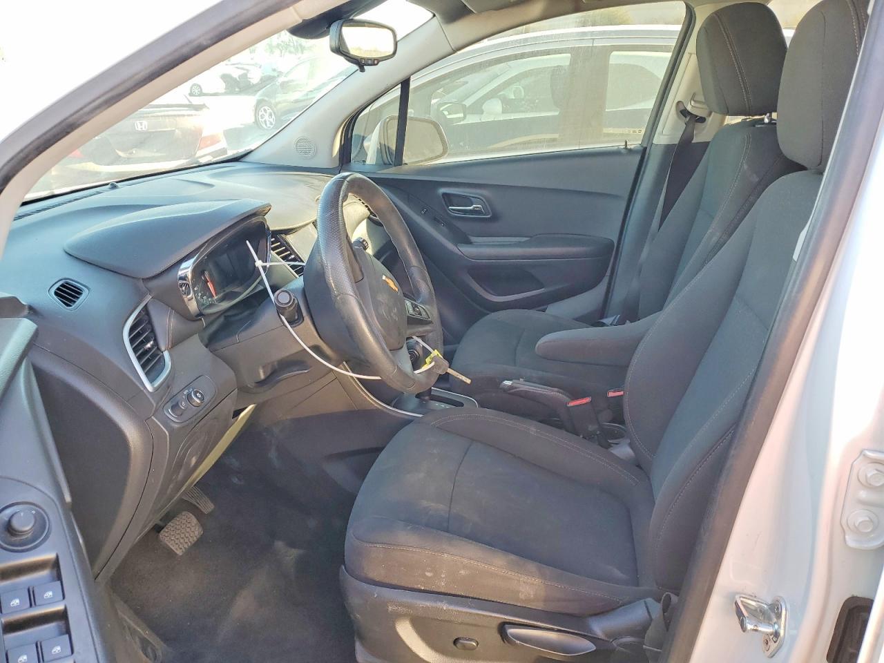 2020 Chevrolet Trax Ls - Image 7