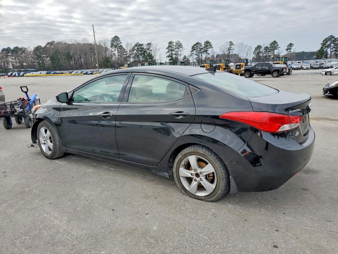 2013 Hyundai Elantra Gls - Image 2