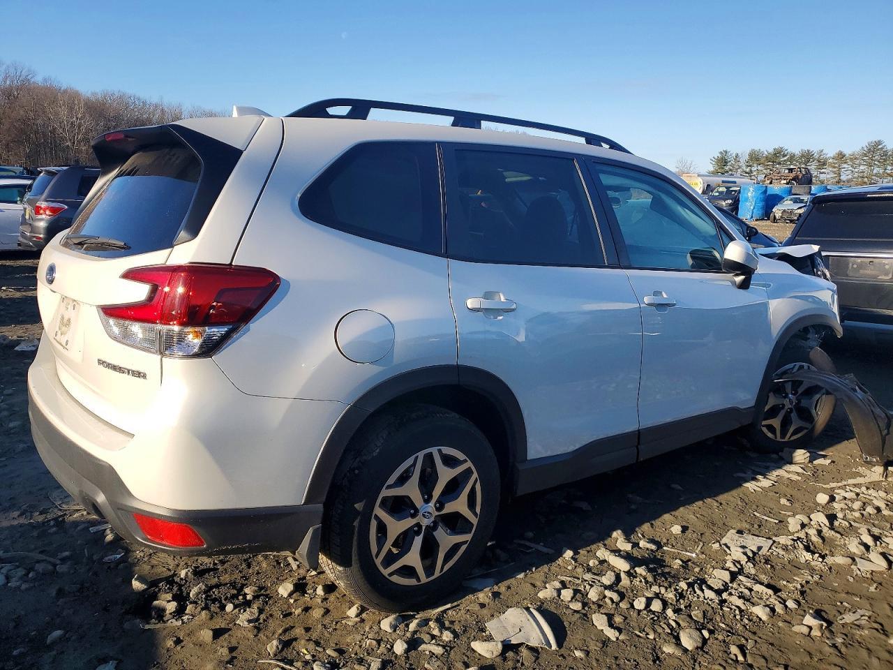 2023 Subaru Forester - Фото 3
