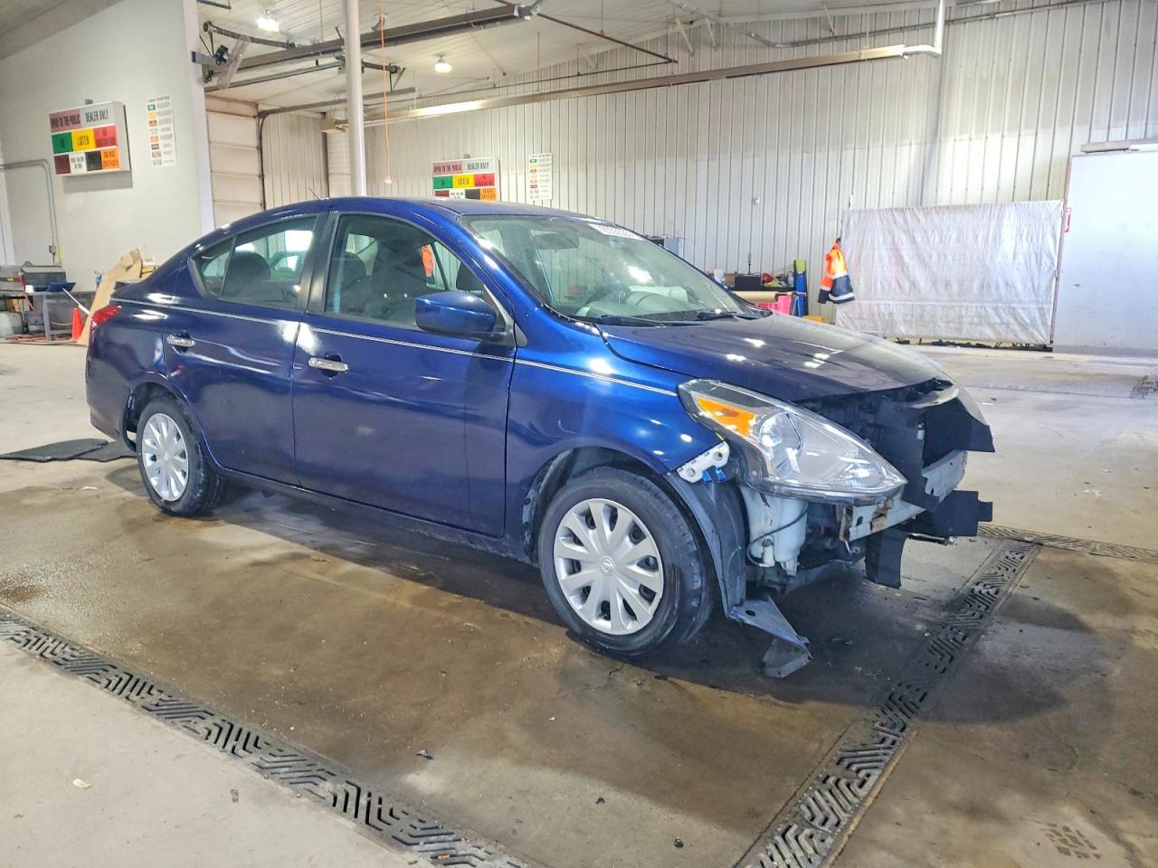 2019 Nissan Versa S - Фото 4