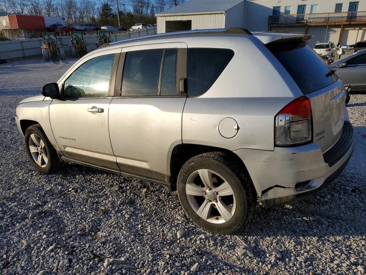 2012 Jeep Compass Sport - Фото 2
