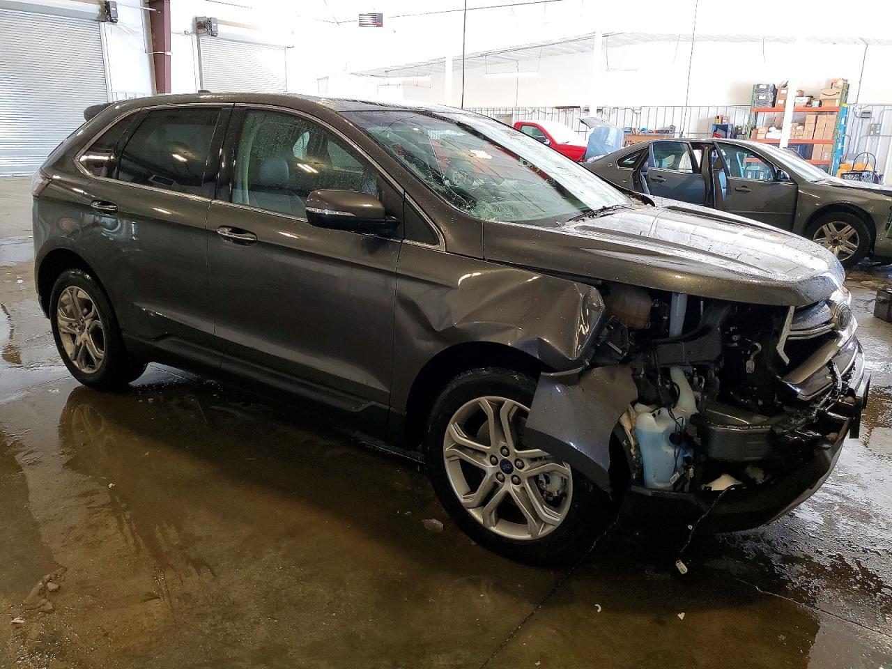 2017 Ford Edge Titanium - Image 4
