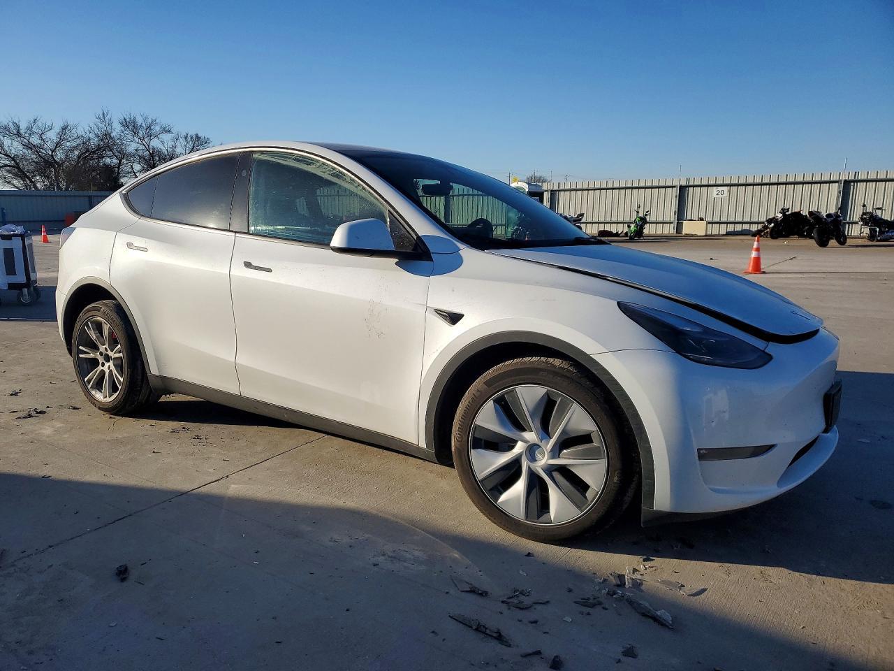 2023 Tesla Model Y - Image 4