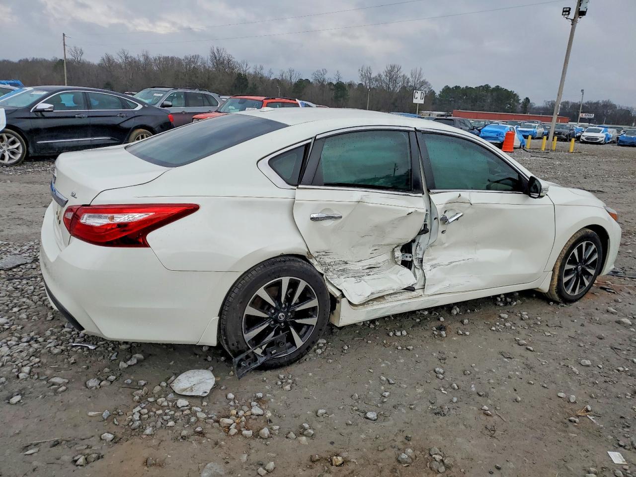 2017 Nissan Altima 2.5 - Фото 3