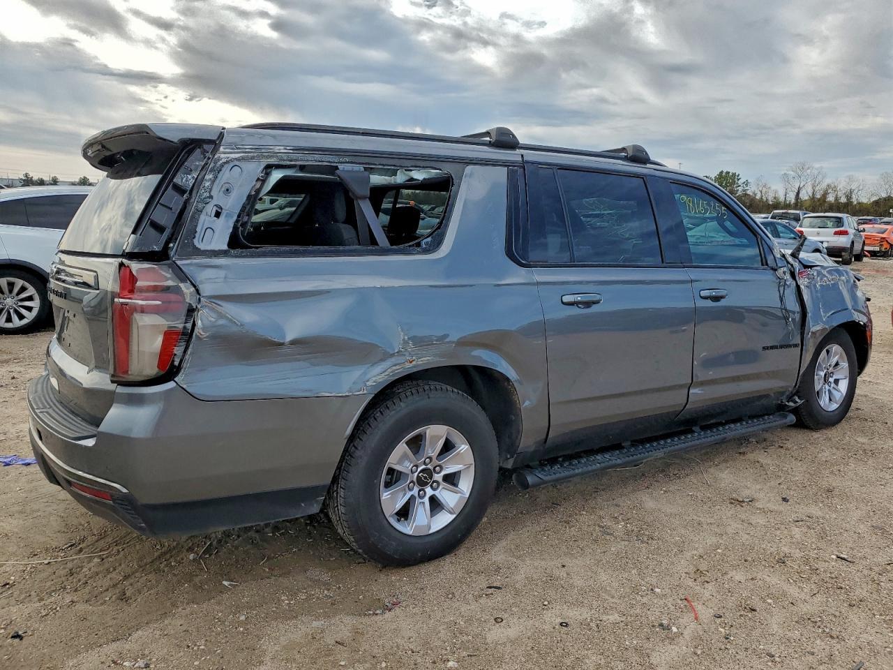 2022 Chevrolet Suburban K1500 Z71 - Image 3