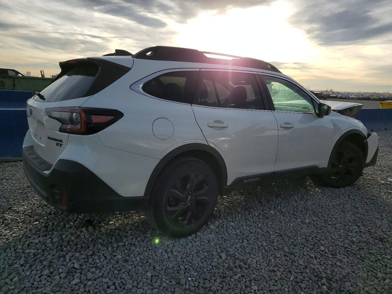 2022 Subaru Outback Onyx Edition Xt - Фото 3