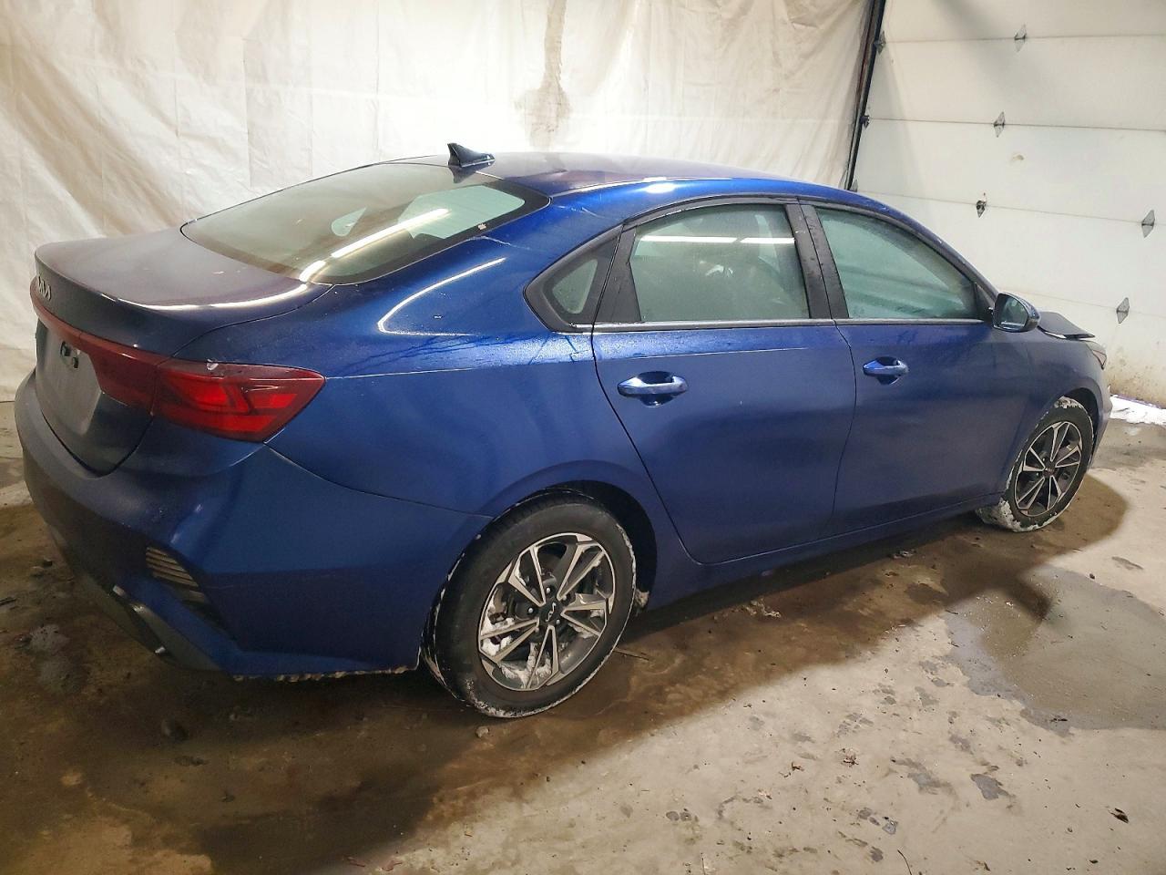 2022 Kia Forte Fe - Фото 3
