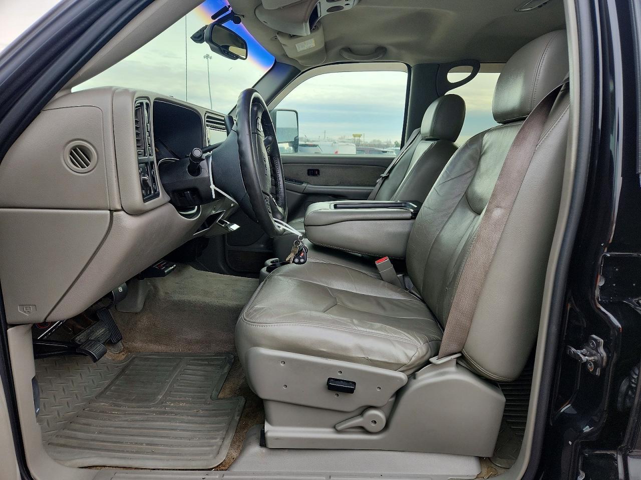 2003 GMC Sierra K2500 Heavy Duty - Image 7