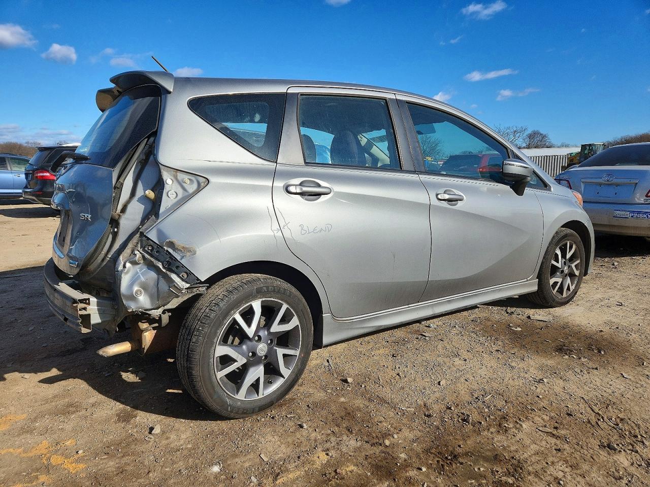 2015 Nissan Versa Note S - Фото 3